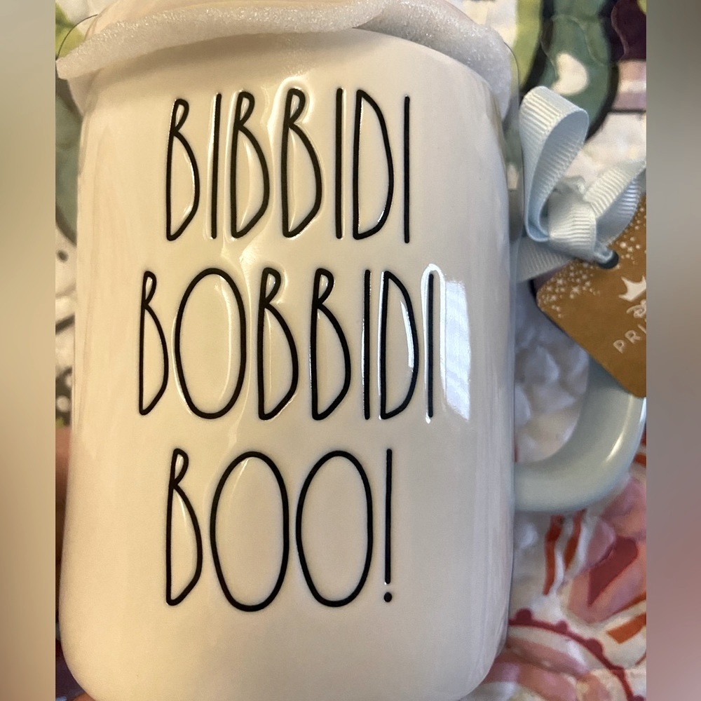Rae Dunn BIBBIDI BOBBIDI BOO Cinderella Disney Princess Glass Slipper Topper Mug